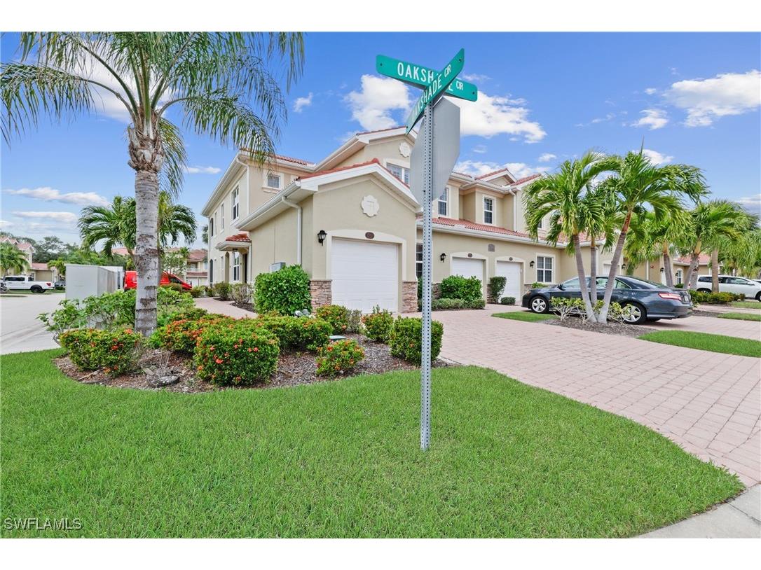 8564 Oakshade Circle #3 Fort Myers FL 33919 224053809 image1