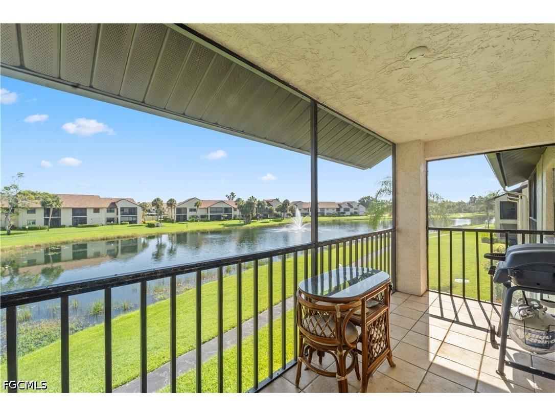 8565 Charter Club Circle #6 Fort Myers FL 33919 2026026824 image1