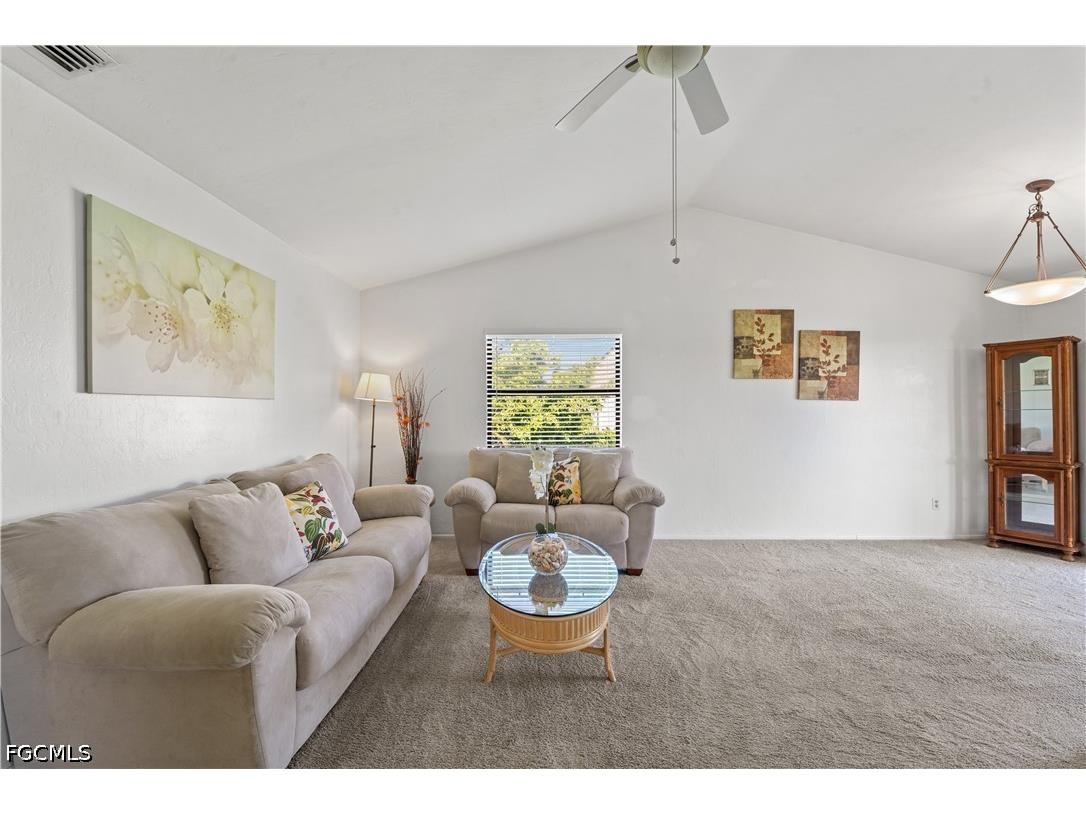 8565 Charter Club Circle #6 Fort Myers FL 33919 2026026824 image25