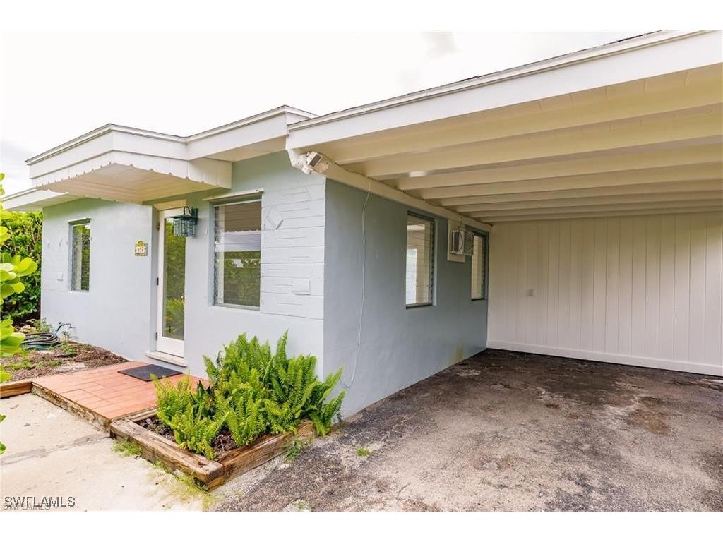 857 95th Avenue N Naples FL 34108 223042068 image1