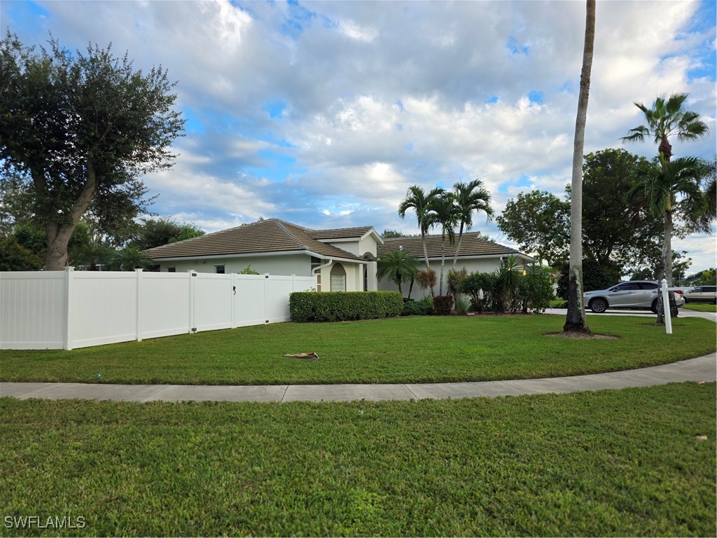 857 Summerfield Drive Naples FL 34120 225077808 image2