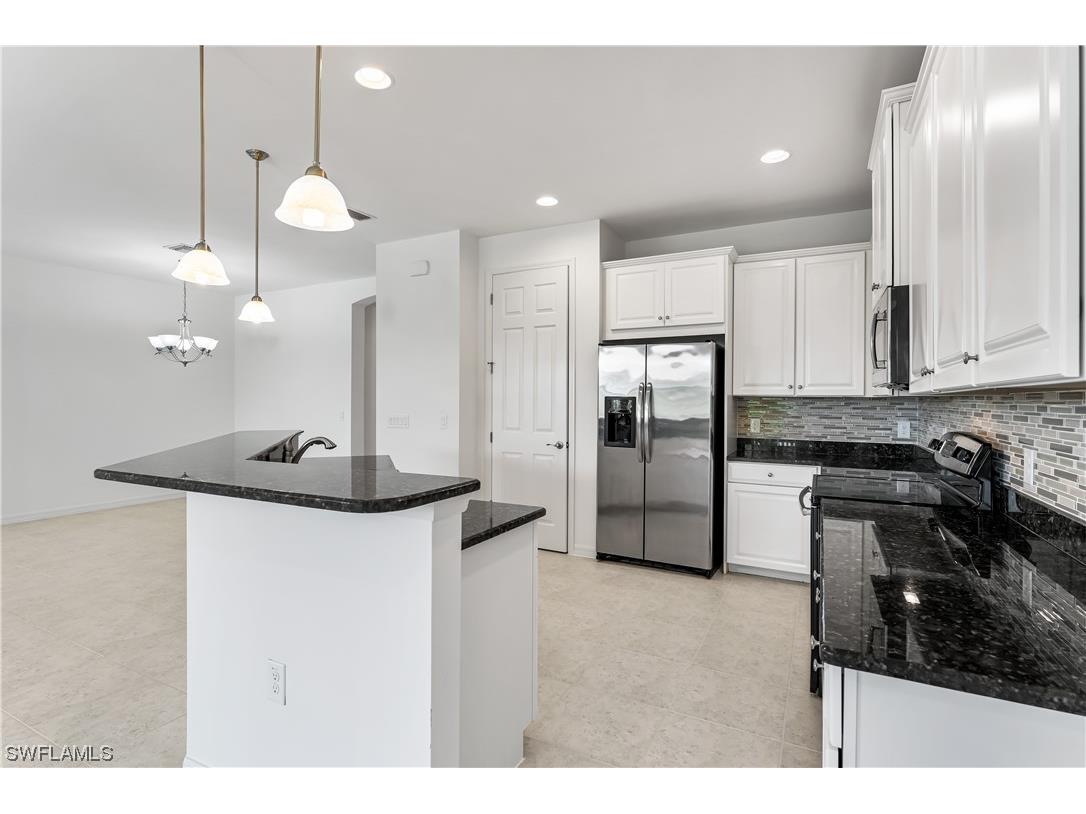 8570 Banyan Bay Boulevard Fort Myers FL 33908 223062353 image1