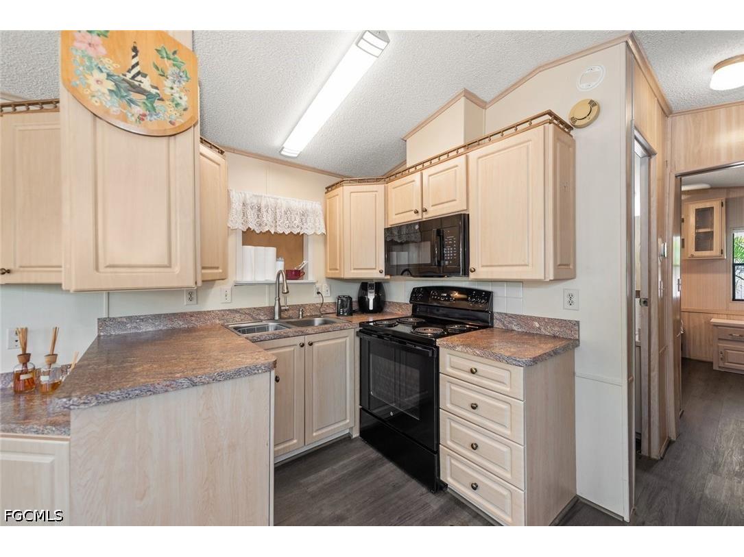 8571 Firwood Drive Estero FL 33928 2026021024 image10