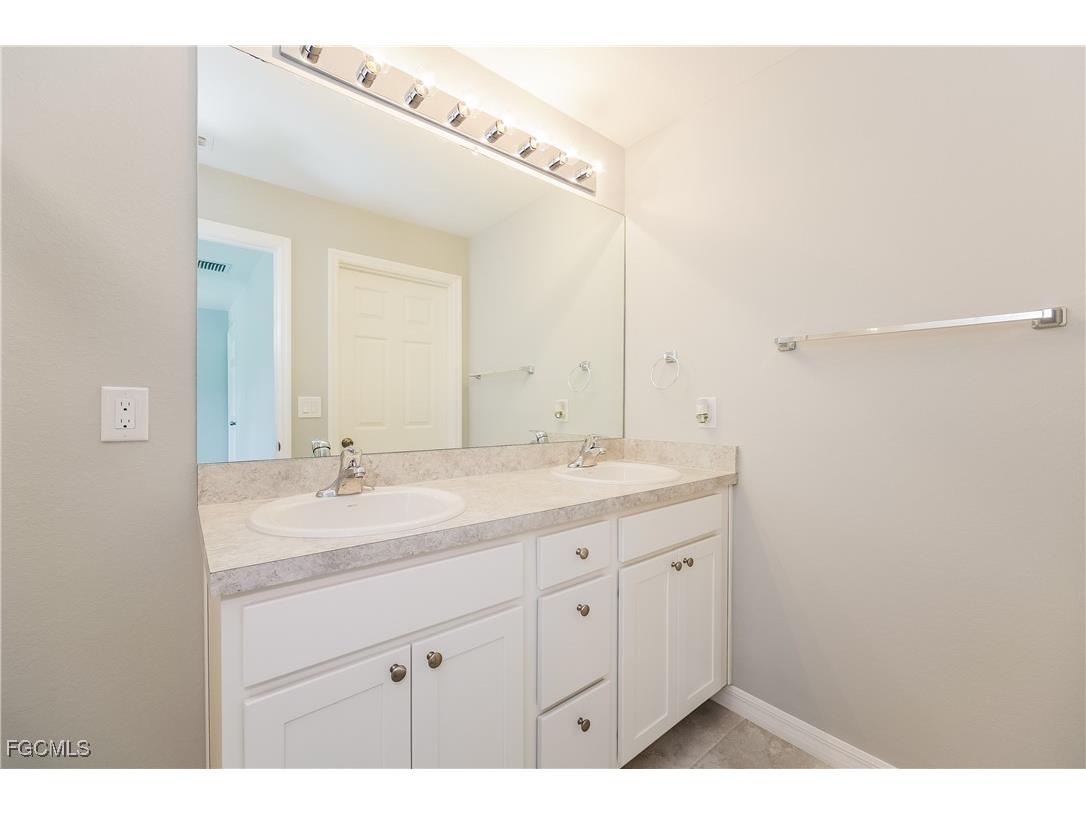 858 Carbon Street E Lehigh Acres FL 33974 2025021928 image10