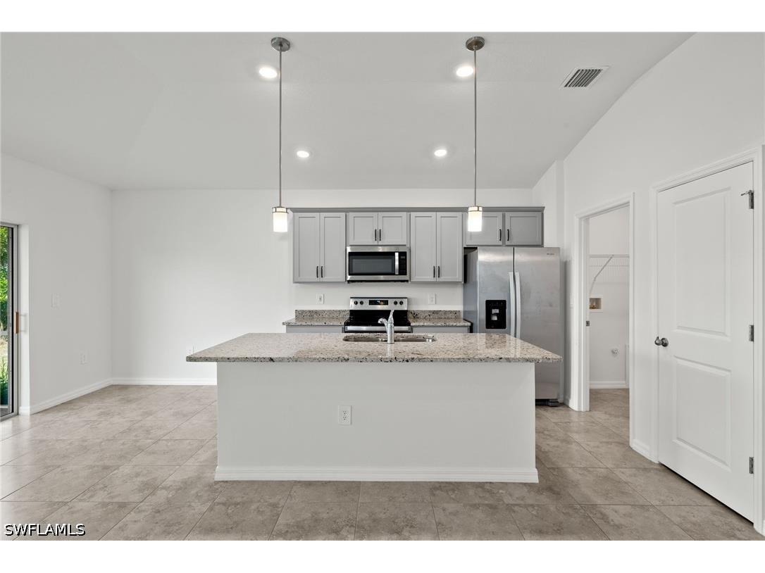 858 Rue Labeau Circle Fort Myers FL 33913 226015909 image3