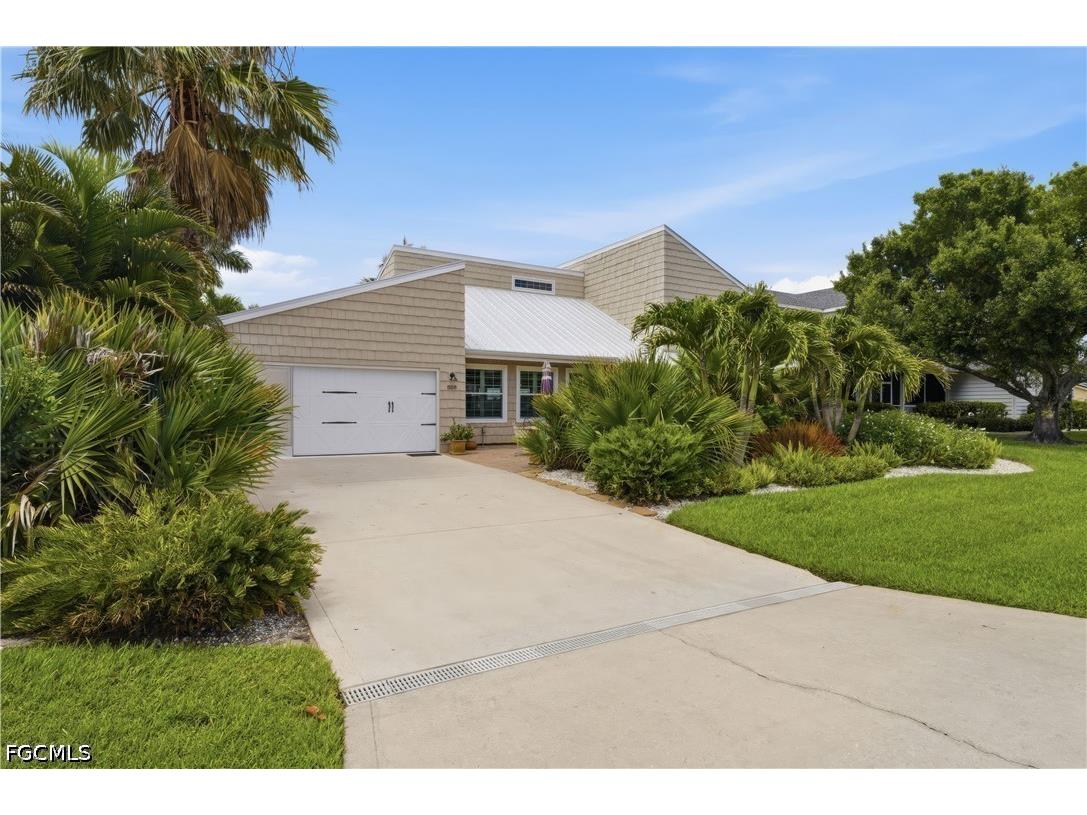 858 SE 1st Terrace Cape Coral FL 33990 2026024480 image4