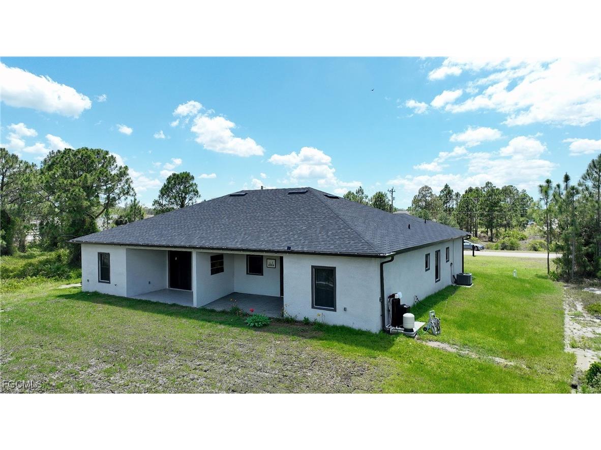 859 Eisenhower Boulevard Lehigh Acres FL 33974 2026005877 image4