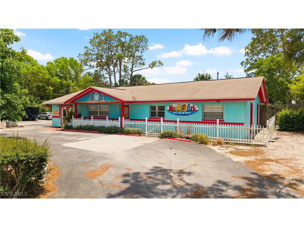 860 102nd Avenue N Naples FL 34108 225050829 image1