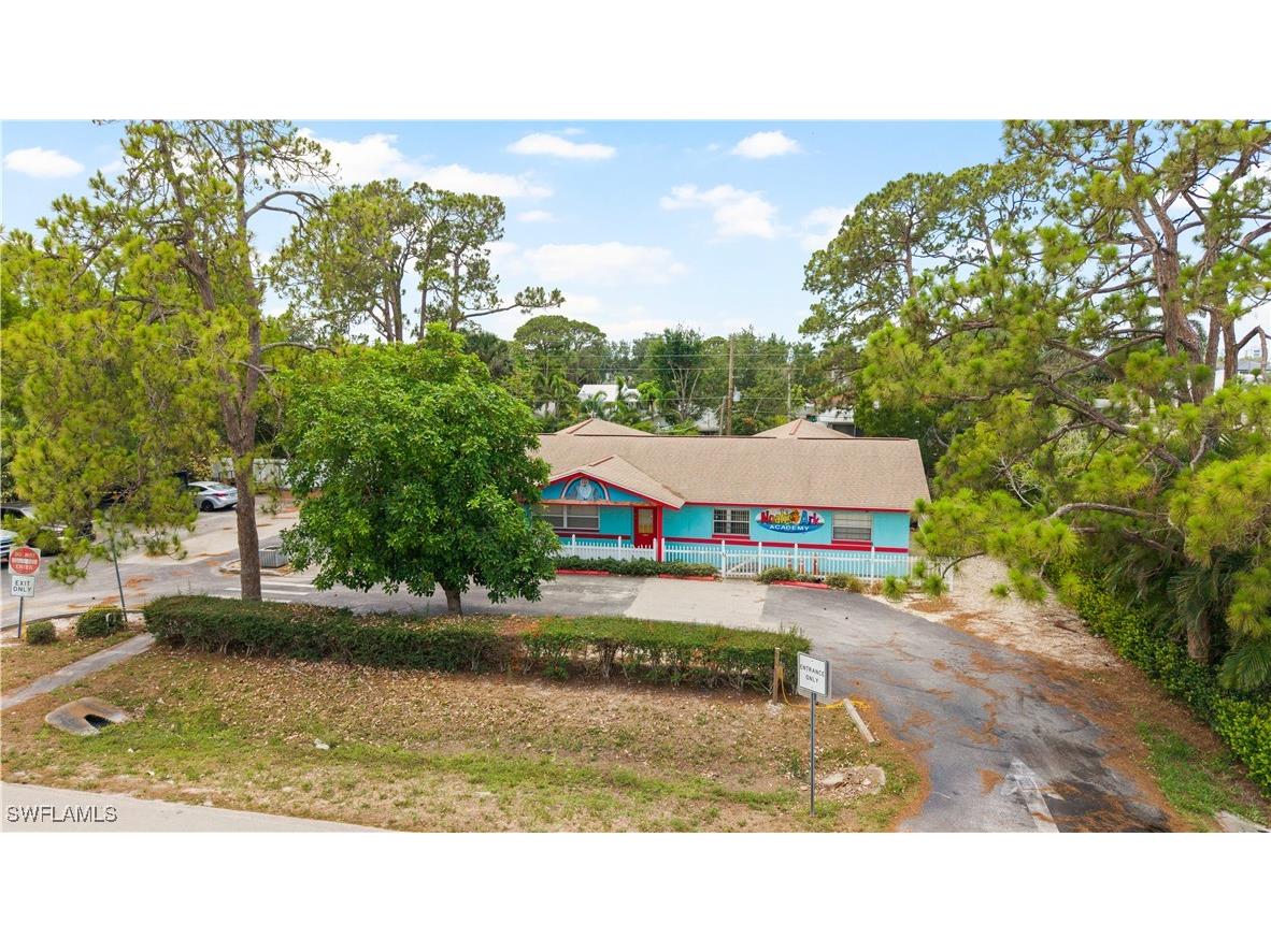 860 102nd Avenue N Naples FL 34108 225050829 image2