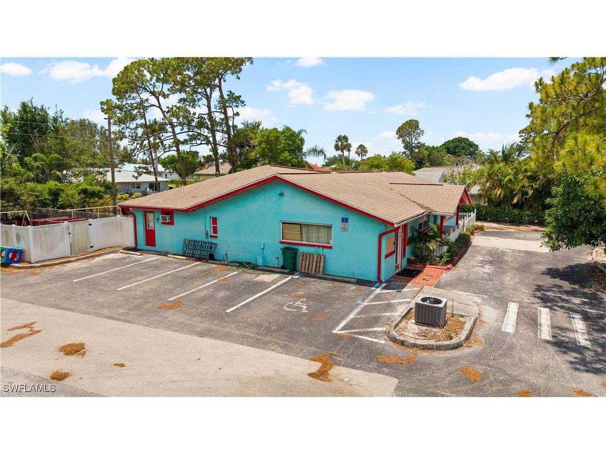 860 102nd Avenue N Naples FL 34108 225050829 image3