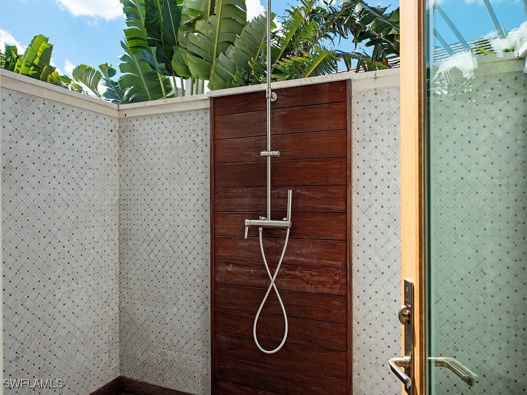 860 Admiralty Parade E Naples FL 34102 225079682 image24