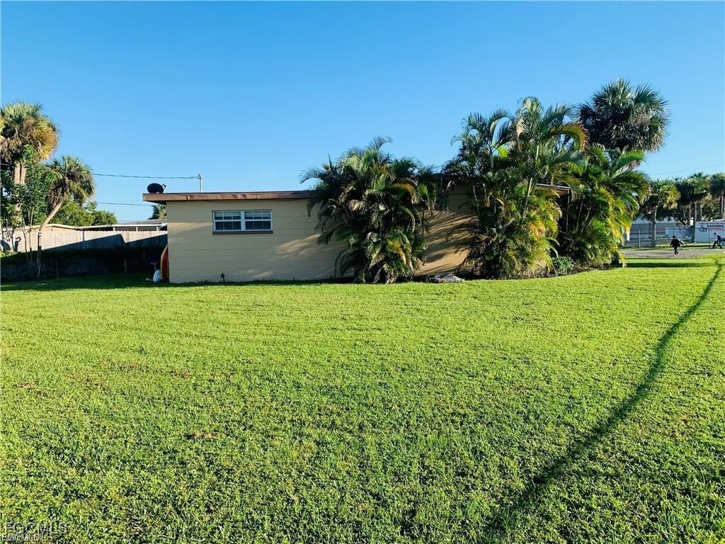 860 Camellia Drive North Fort Myers FL 33903 2025015933 image5