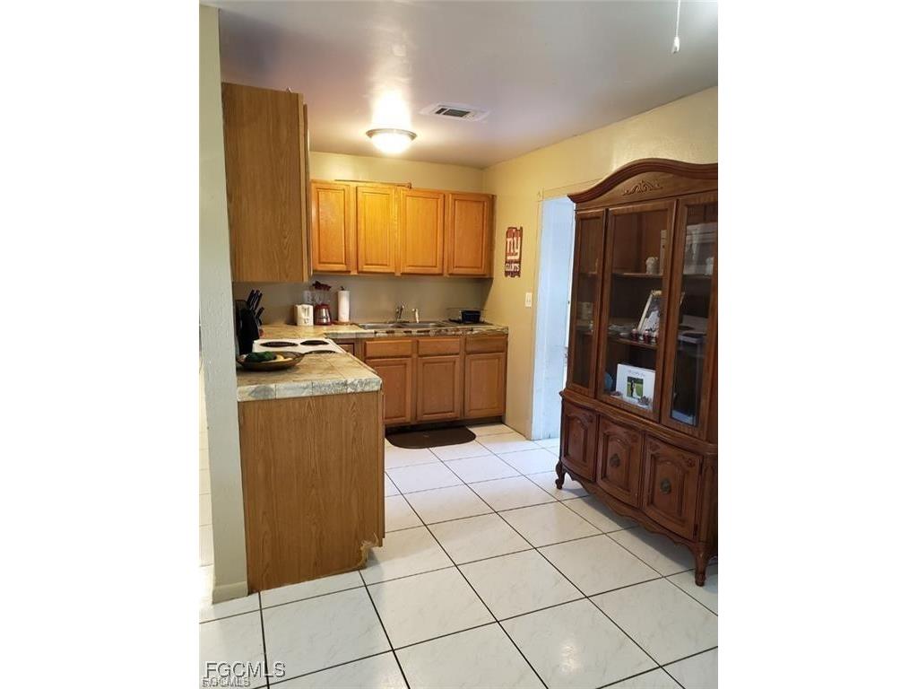 860 Camellia Drive North Fort Myers FL 33903 2025015933 image9