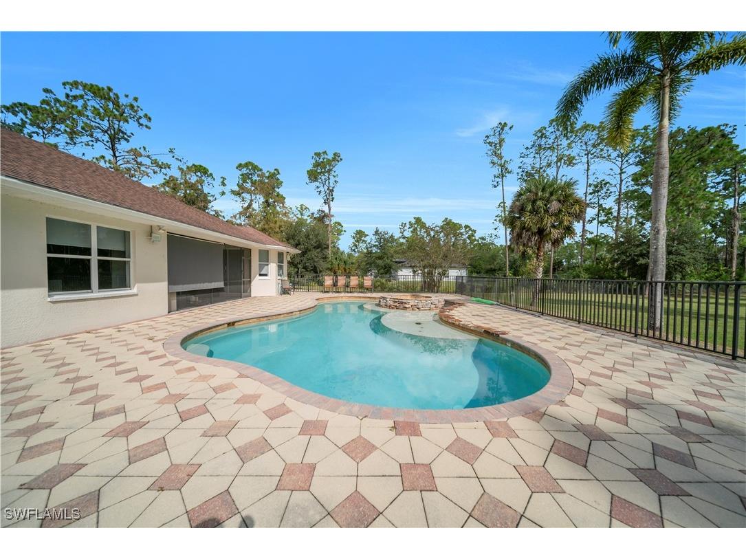 860 Desoto Boulevard N Naples FL 34120 225079370 image11