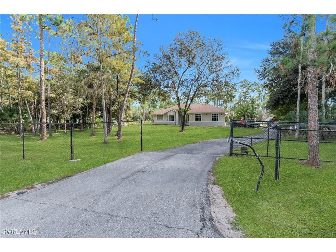 860 Desoto Boulevard N Naples FL 34120 225079370 image3