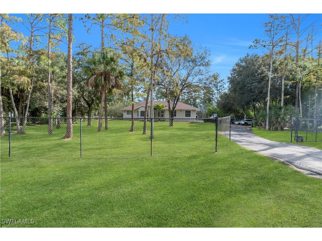 860 Desoto Boulevard N Naples FL 34120 225079370 image4