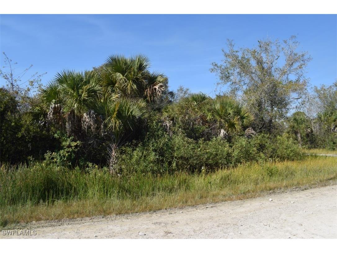 860 Evanston Street E Lehigh Acres FL 33974 225081448 image1