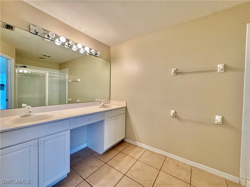 860 Hampton Circle #165 Naples FL 34105 225064640 image10