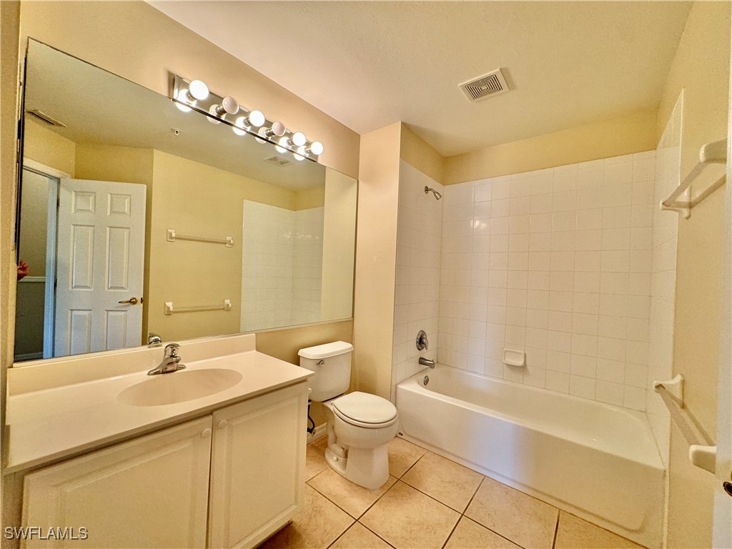 860 Hampton Circle #165 Naples FL 34105 225064640 image17