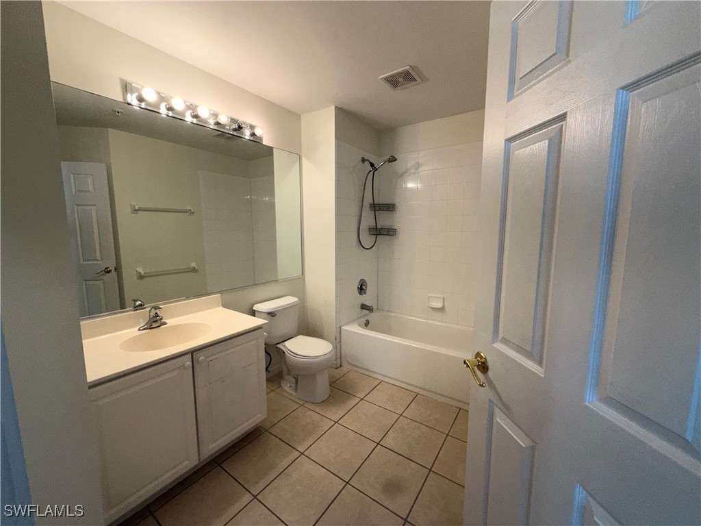 860 Hampton Circle #165 Naples FL 34105 225064640 image45