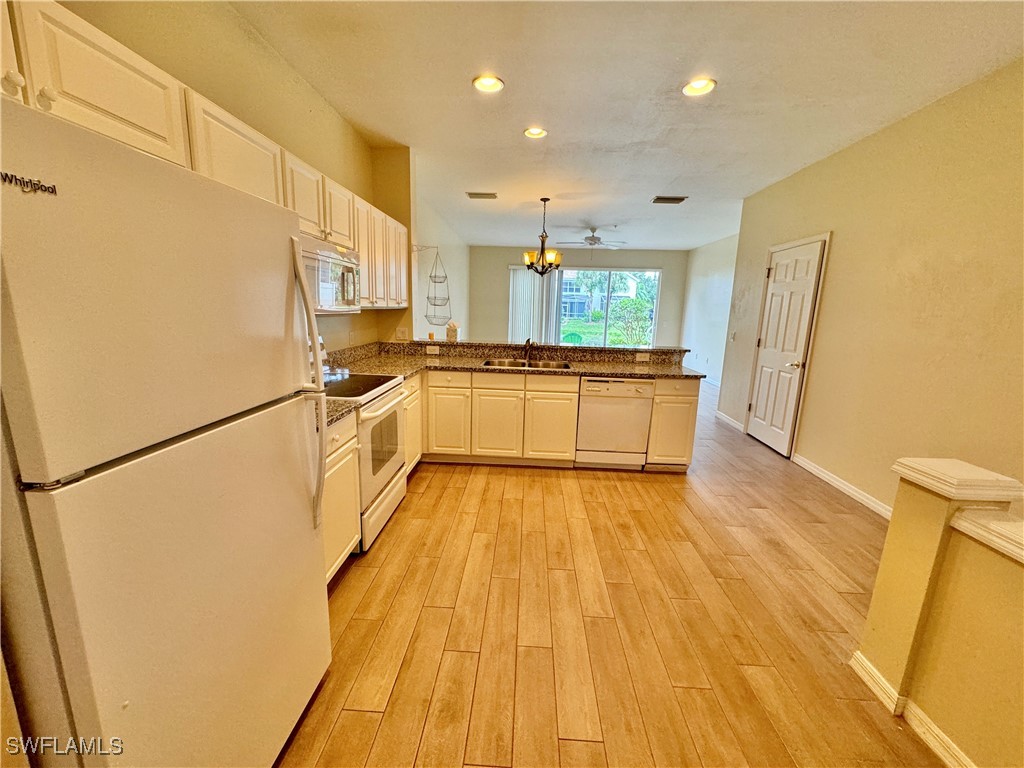 860 Hampton Circle #165 Naples FL 34105 225064640 image5