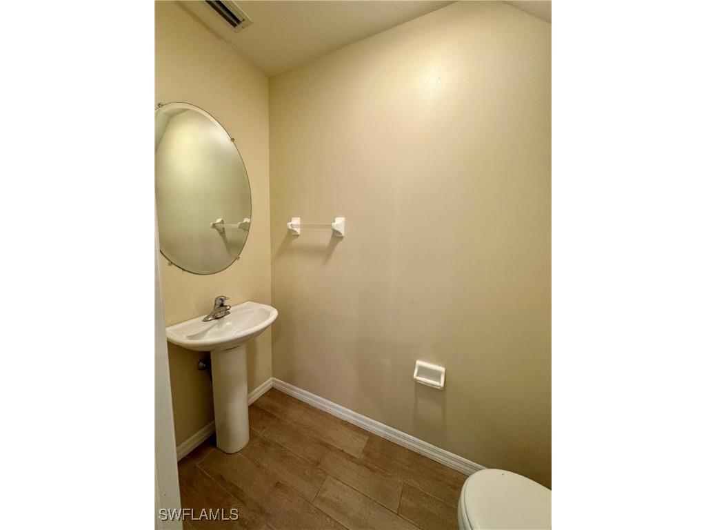 860 Hampton Circle #165 Naples FL 34105 225064640 image6