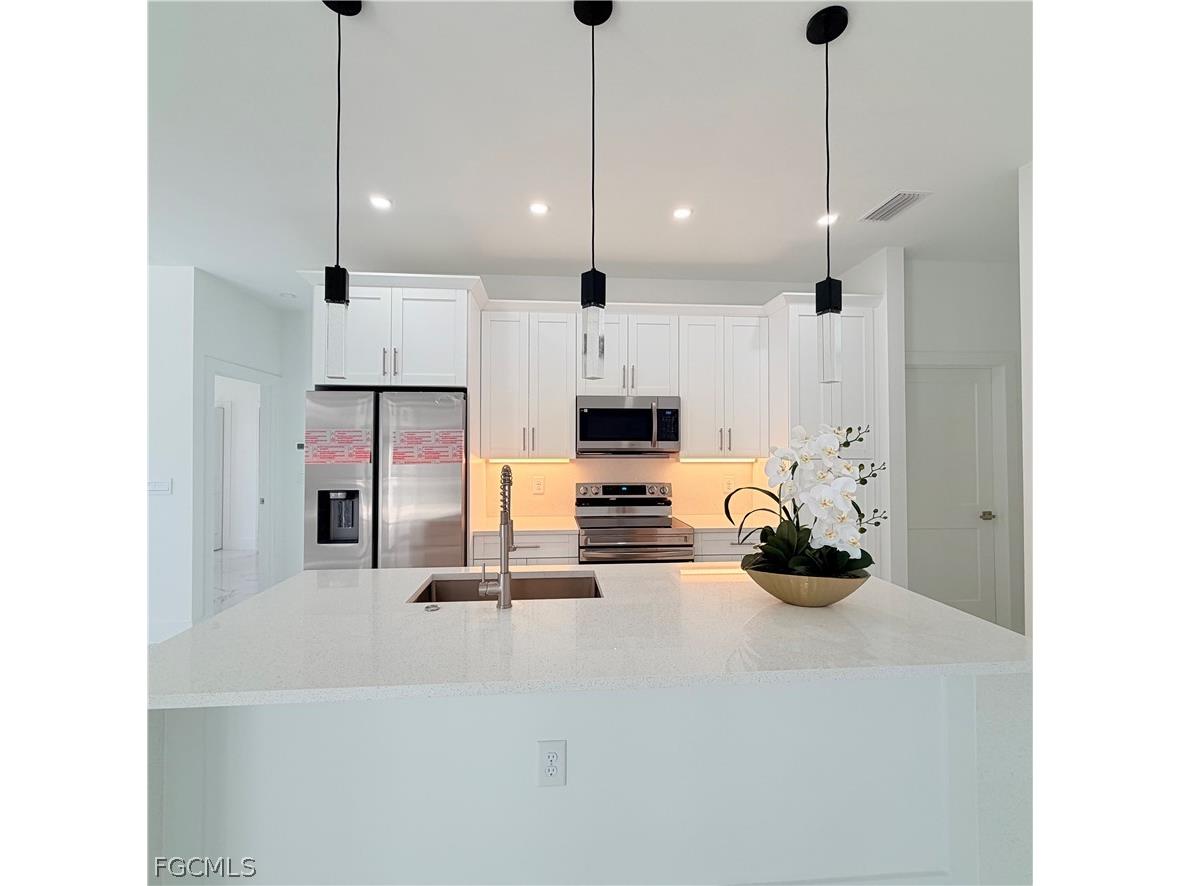 860 Kildare Street E Lehigh Acres FL 33974 2026010408 image10