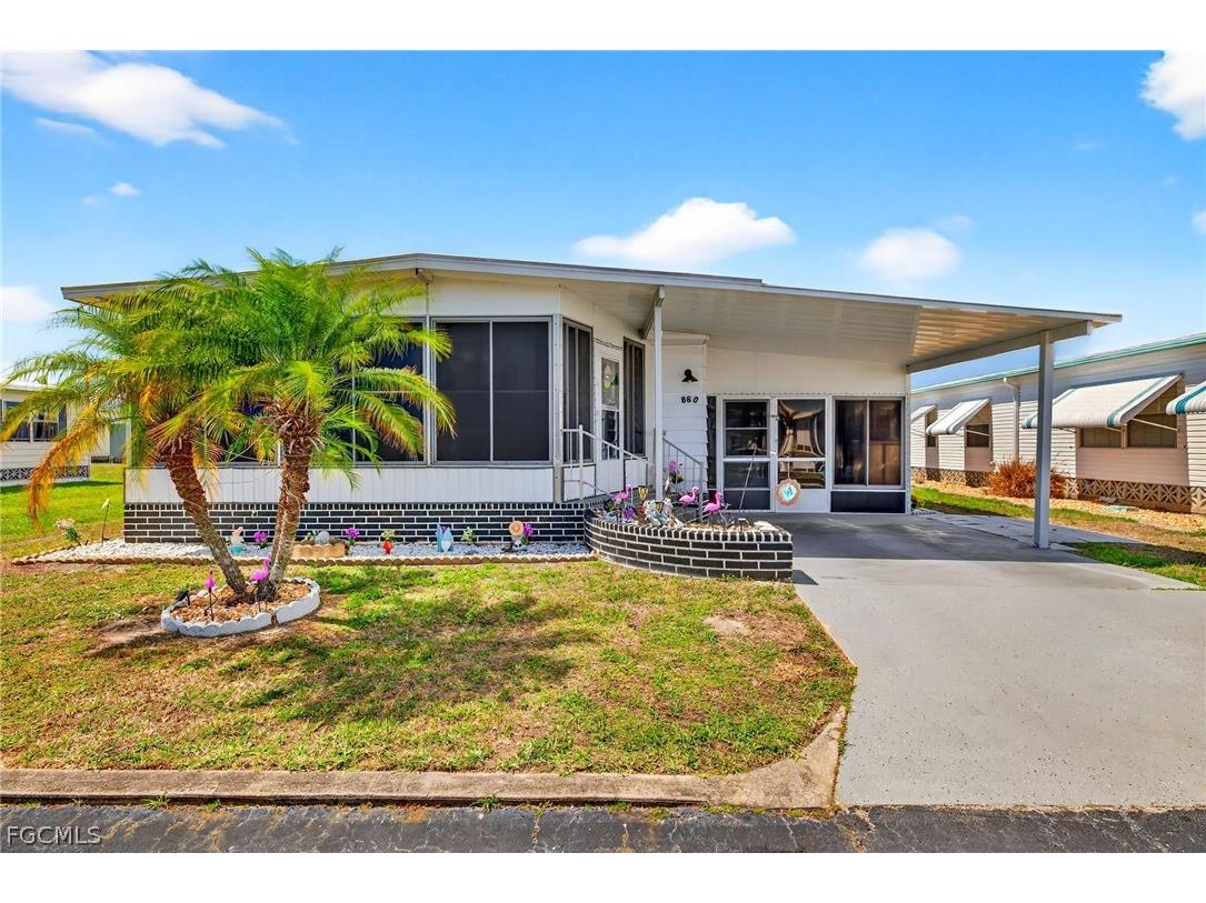 860 Moonlight Drive North Fort Myers FL 33917 2026013595 image1