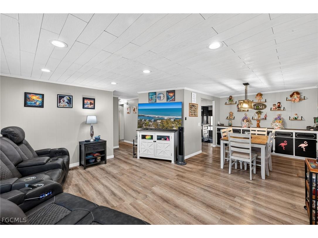 860 Moonlight Drive North Fort Myers FL 33917 2026013595 image9