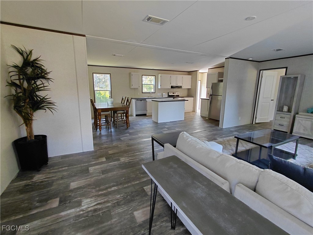 860 N Live Oak Street Clewiston FL 33440 2025017703 image4