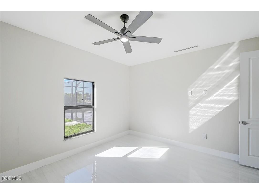 860 NE 6th Avenue Cape Coral FL 33909 2025017009 image39