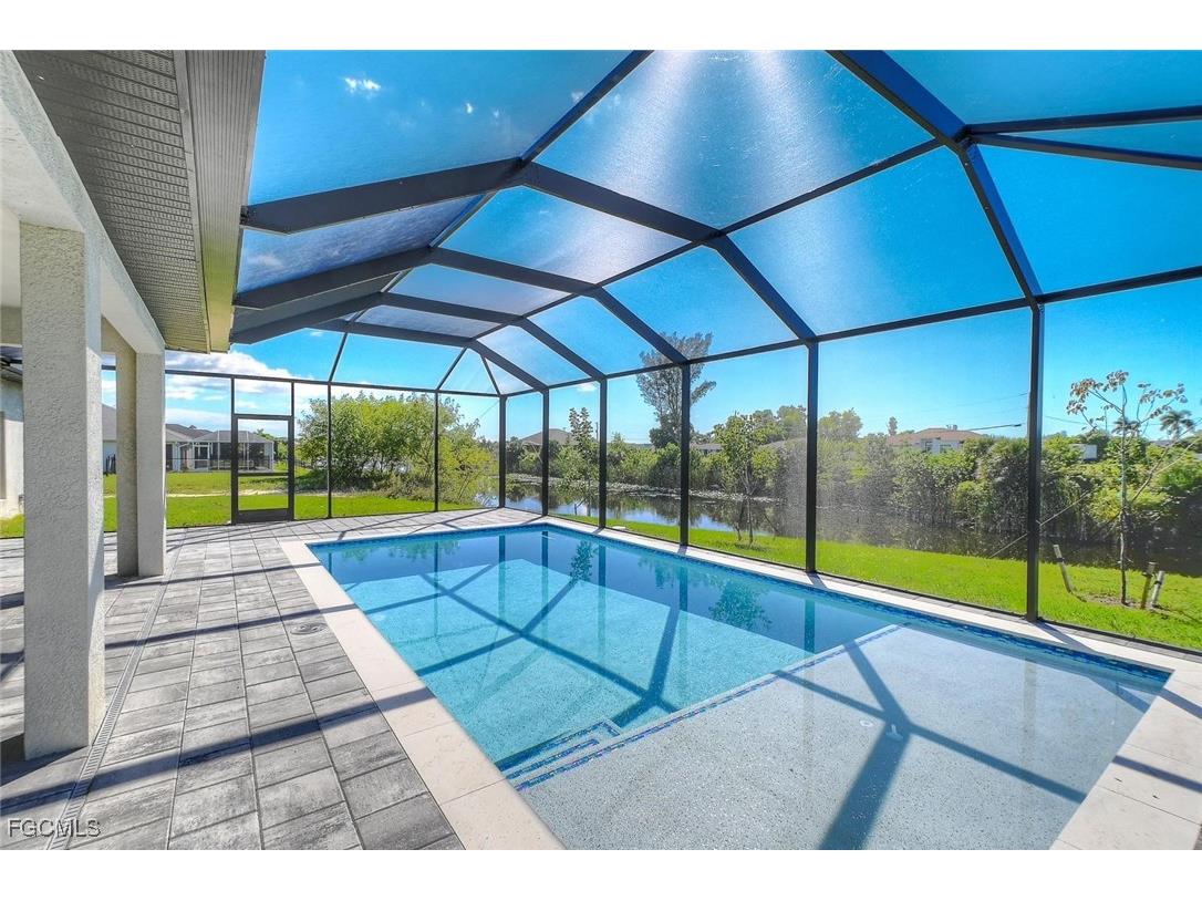 860 NE 6th Avenue Cape Coral FL 33909 2025017009 image4