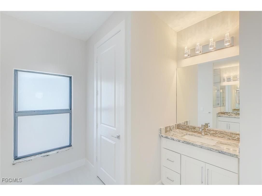 860 NE 6th Avenue Cape Coral FL 33909 2025017009 image40