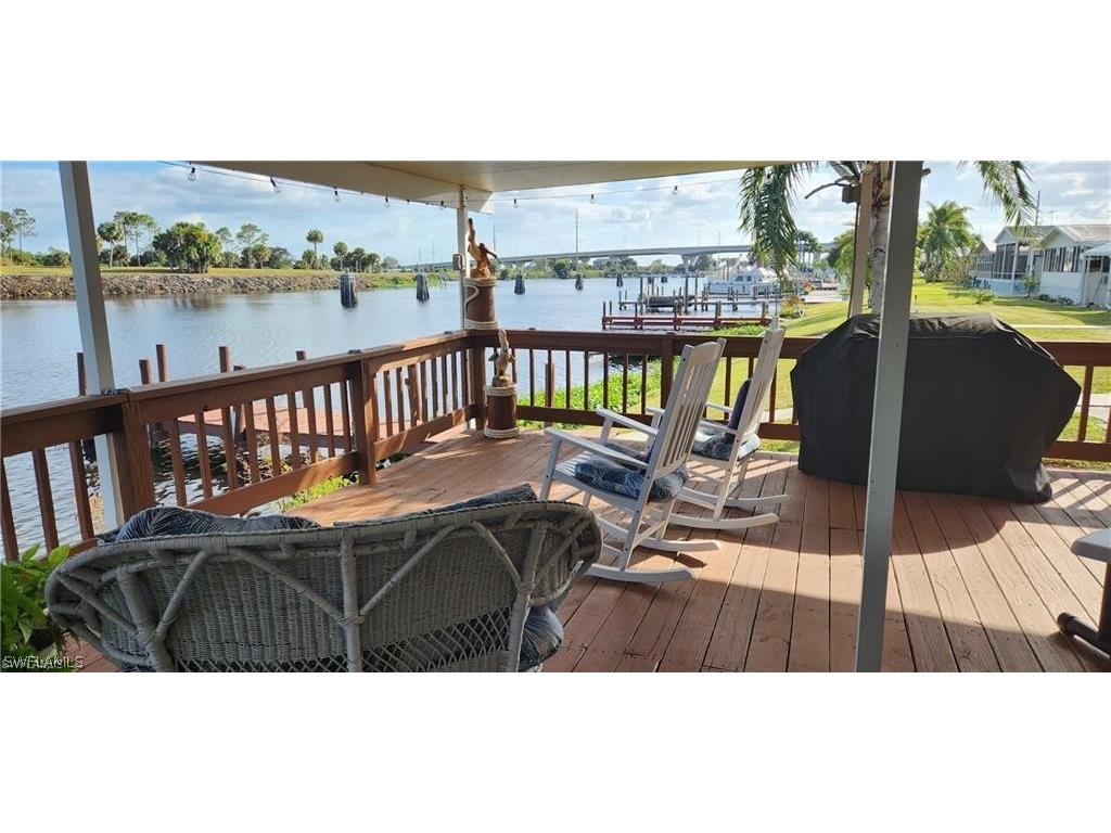 860 Yacht Club Way NW Moore Haven FL 33471 224058597 image1
