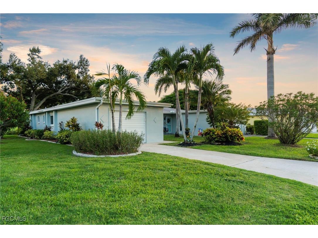 8600 Granada Court Fort Myers FL 33907 2025007269 image1