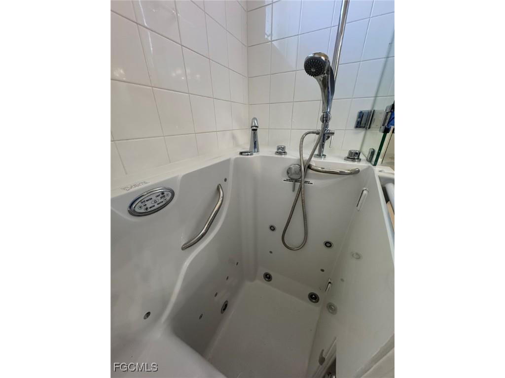 8601 Belle Meade Drive Fort Myers FL 33908 2025013209 image27