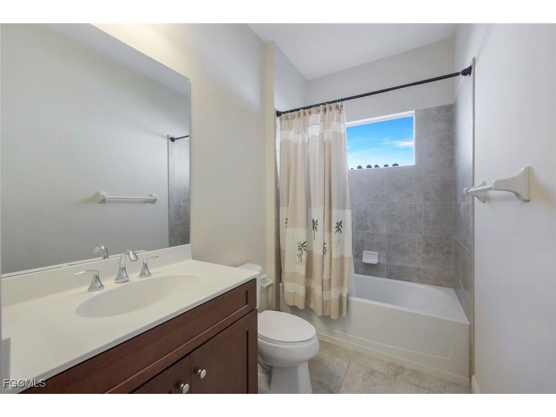 8602 Big Mangrove Drive Fort Myers FL 33908 2025012478 image16