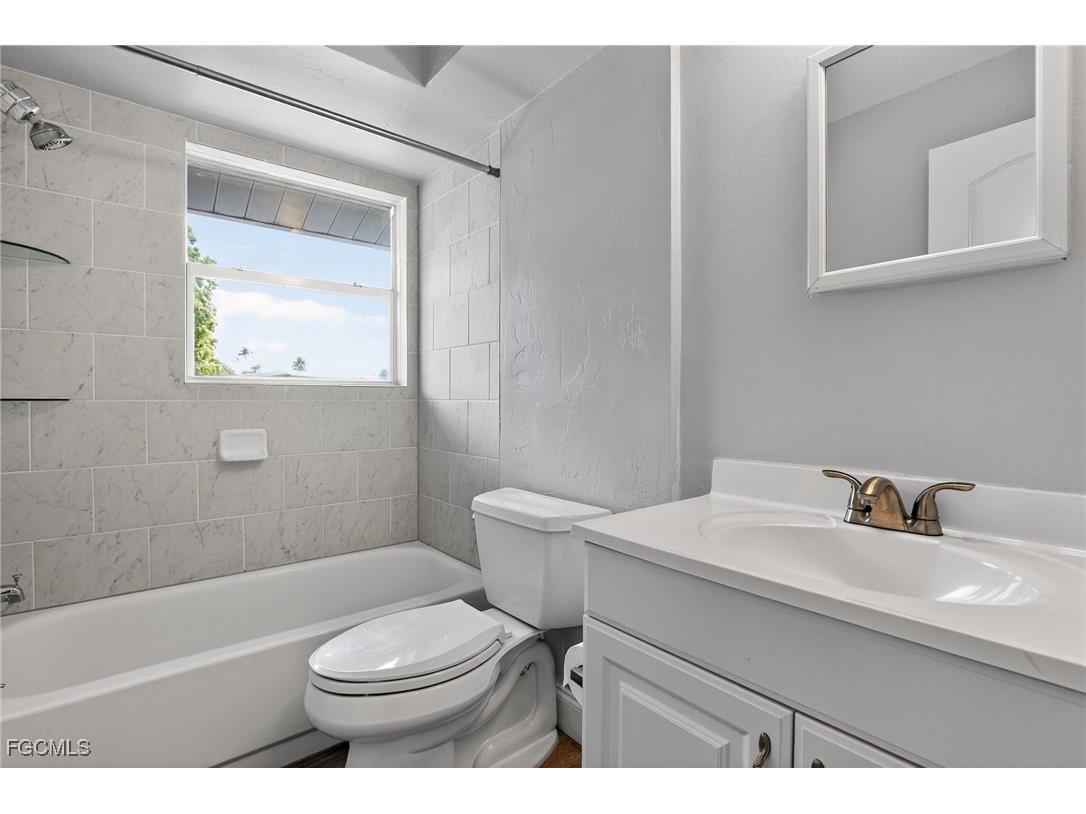 8607 Chatham Street Fort Myers FL 33907 2025022324 image24