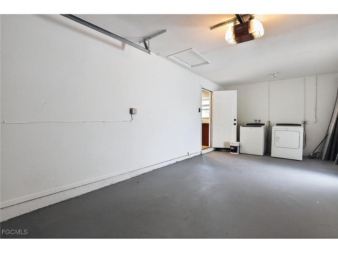 8607 Chatham Street Fort Myers FL 33907 2025022324 image32