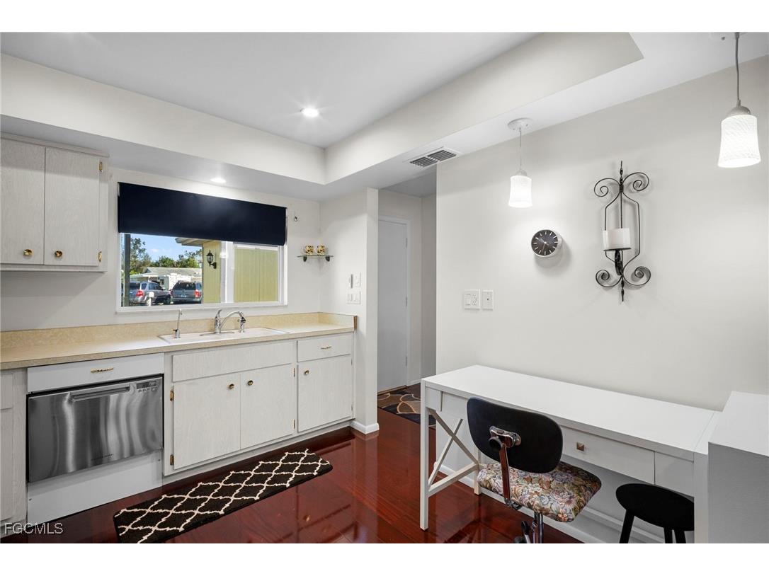 8608 Granada Court Fort Myers FL 33907 2026006219 image10