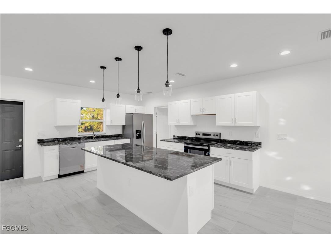 861 Chicago Street E Lehigh Acres FL 33974 2026001117 image4