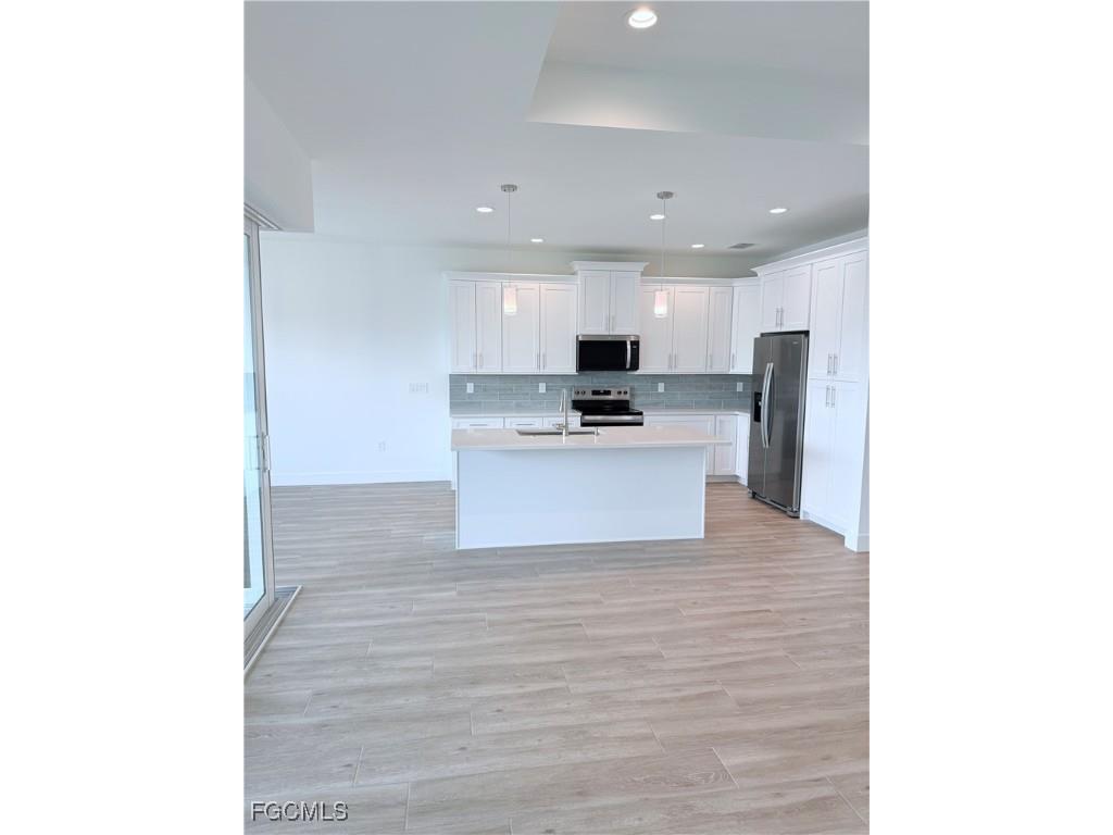 8613 Banyan Bay Boulevard Fort Myers FL 33908 2025021145 image3