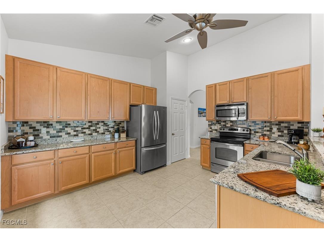 8615 Sumner Avenue Fort Myers FL 33908 2026001812 image9