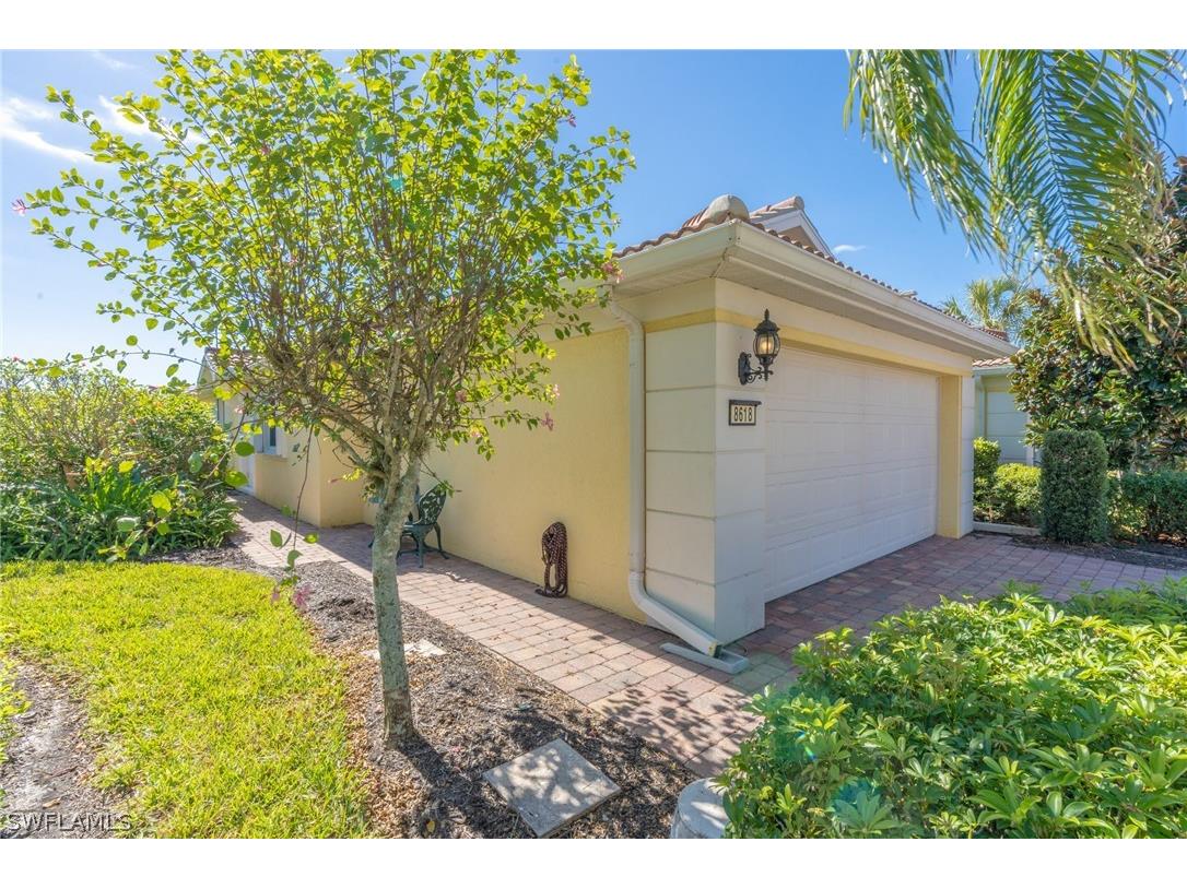 8618 Erice Court Naples FL 34114 223003691 image1