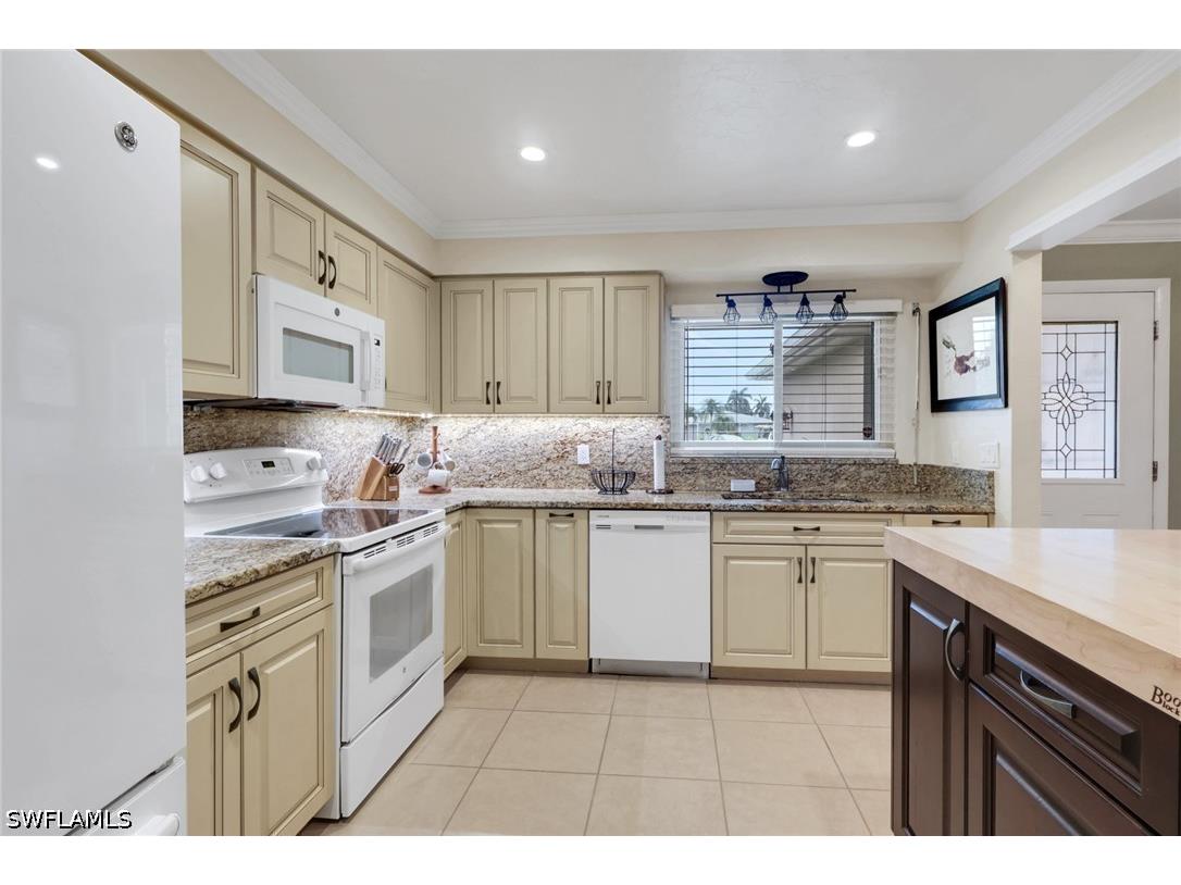 8624 Eleuthera Court Fort Myers FL 33907 226023333 image6