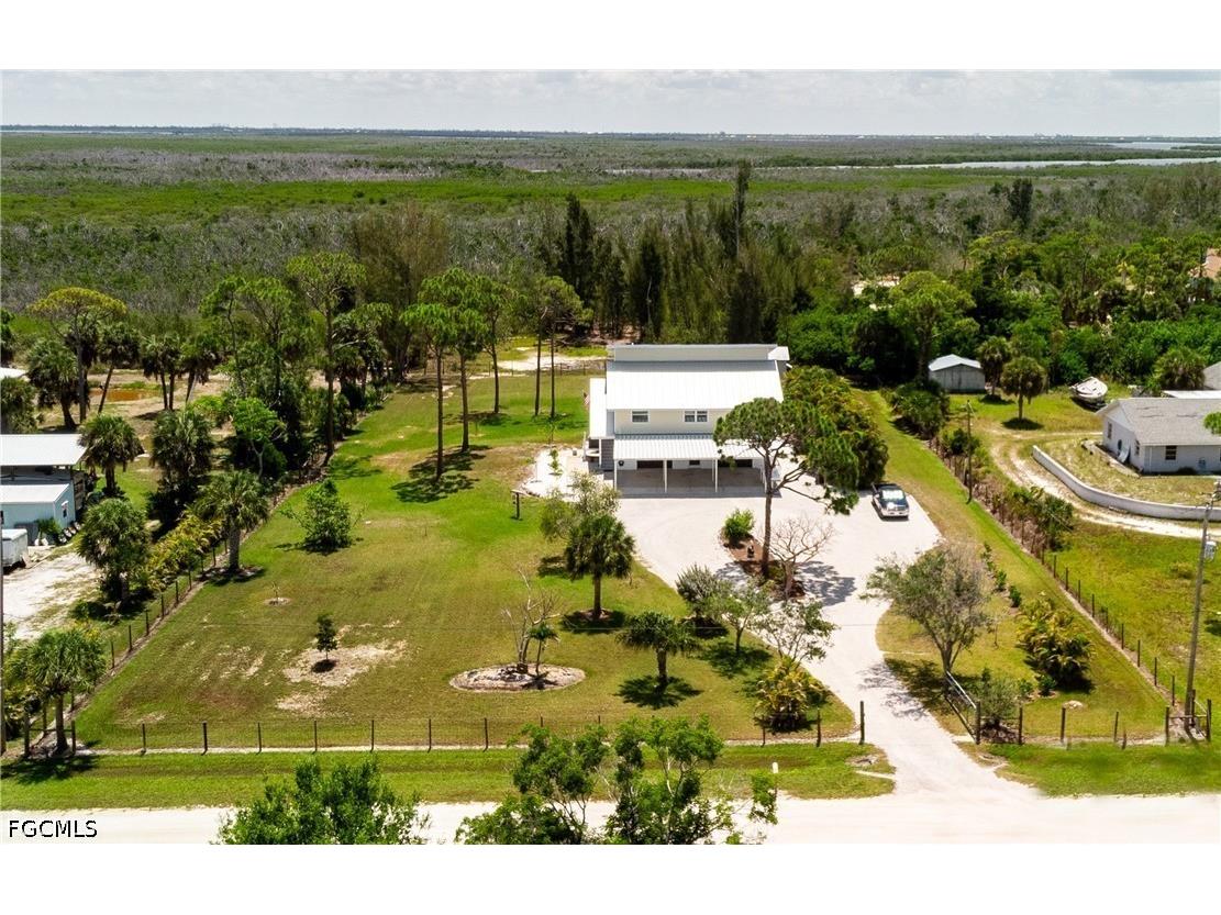 8626 Redwood Drive Saint James City FL 33956 2026028120 image1