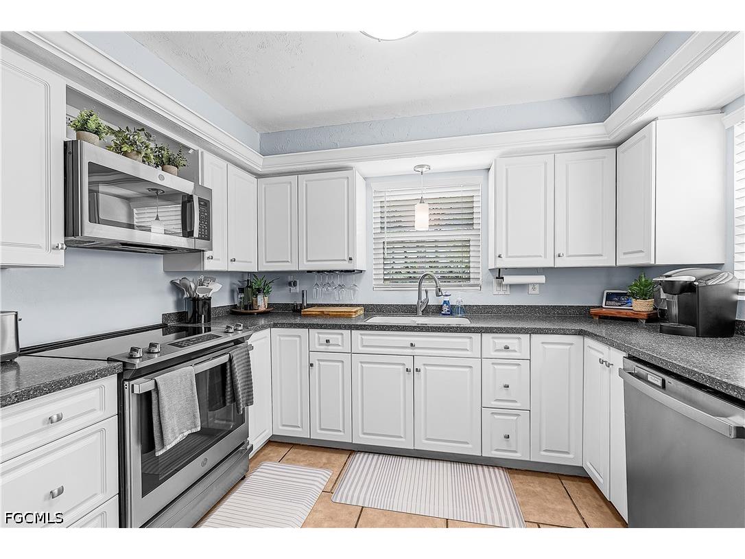8626 Redwood Drive Saint James City FL 33956 2026028120 image26