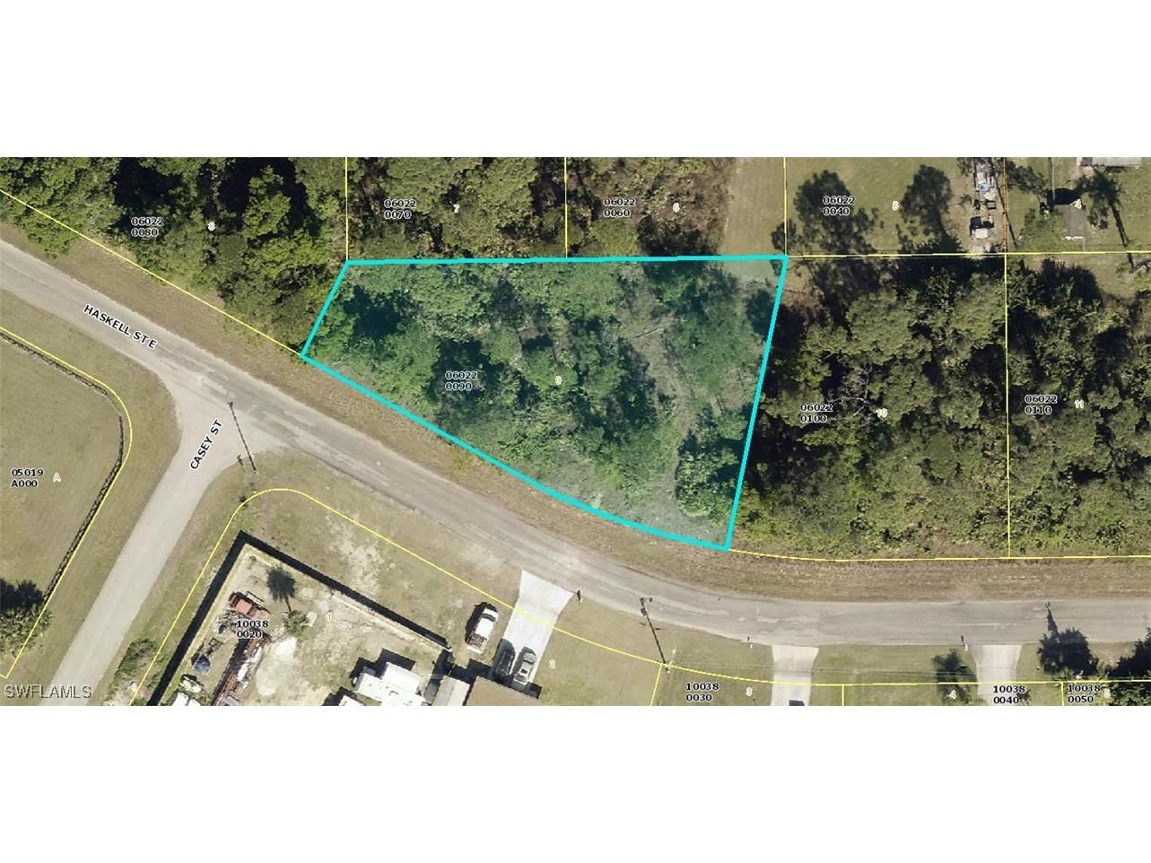 863 Haskell Street E Lehigh Acres FL 33974 224090581 image1