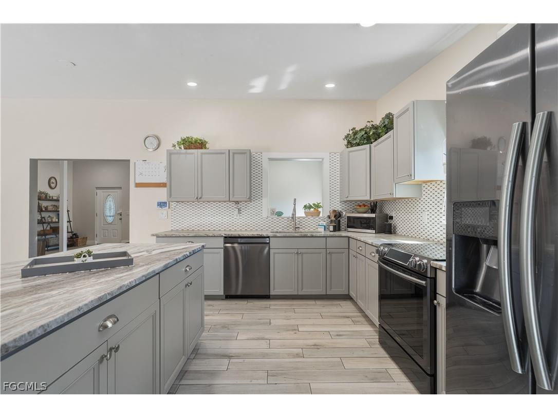 8635 Exeter Street Fort Myers FL 33907 2026009438 image13