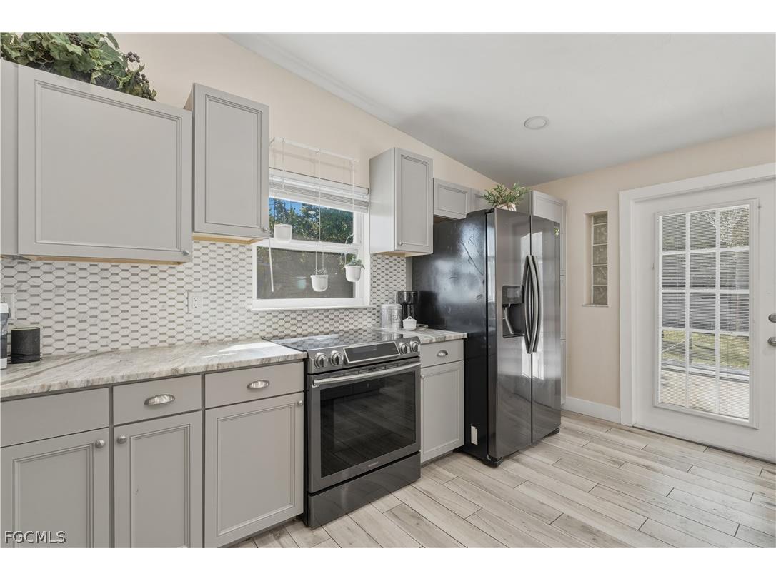 8635 Exeter Street Fort Myers FL 33907 2026009438 image14